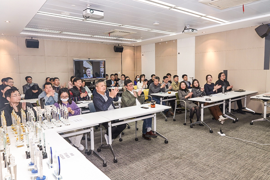 BLG 2021年度評優(yōu)表彰大會順利召開-2-900.jpg